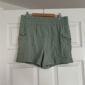 Yogalicious Trail Path Commuter Short